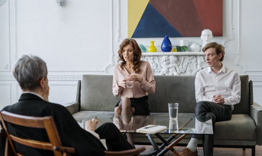 Comment instaurer des frontières saines pour que les membres de votre famille ne s&rsquo;immiscent pas trop dans votre relation ?